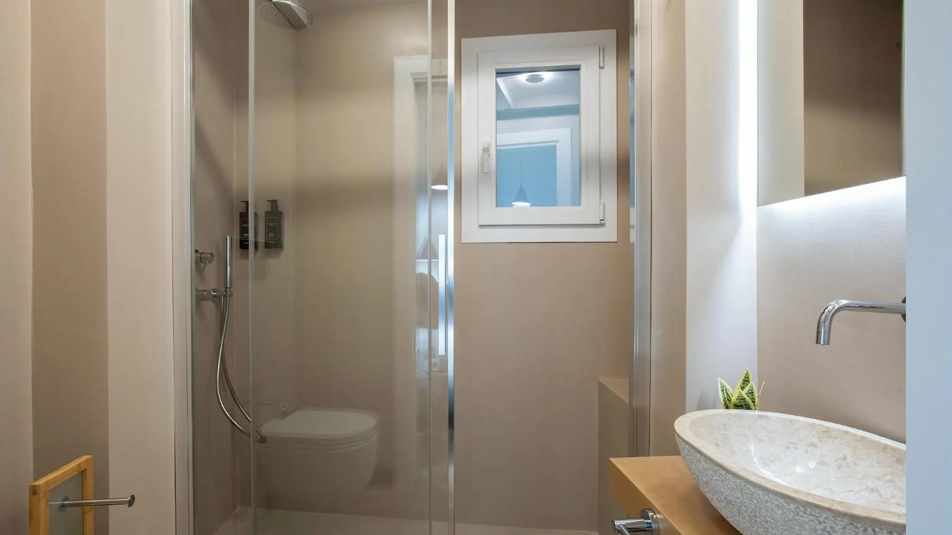 Pantheon Suites Rome 1
