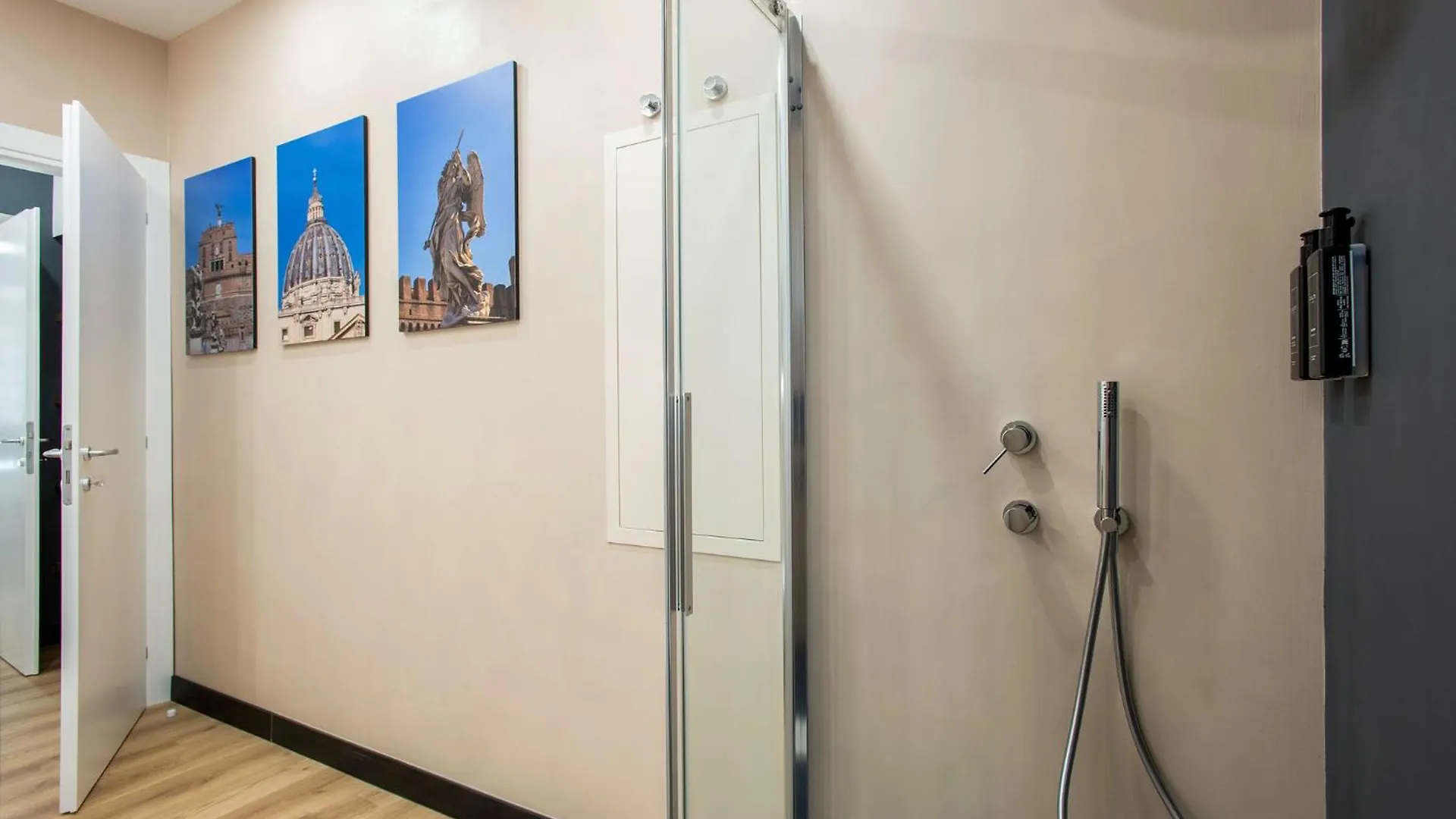 Pantheon Suites Rome 1